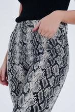 Load image into Gallery viewer, Black Pants With Snake Print