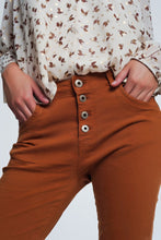 Load image into Gallery viewer, Caldera Jeans With Button Closure